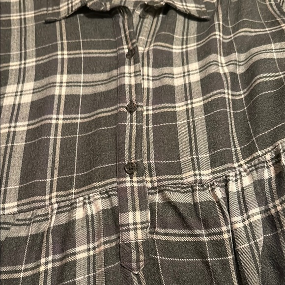 Plaid Button-Up Women's Top - Picture 5 of 7